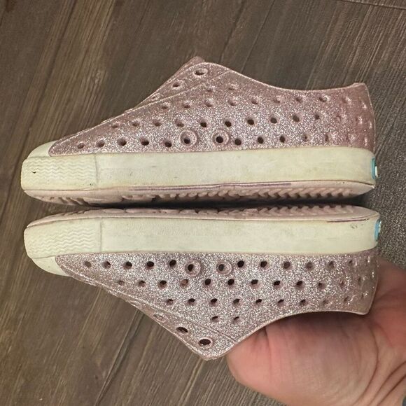 Natives pink glitter rubber washable slip on kids 7 shoes - Picture 3 of 6